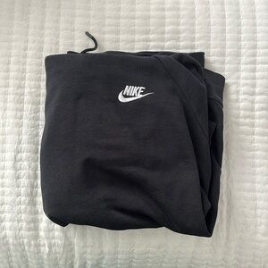 black nike sweatshirt